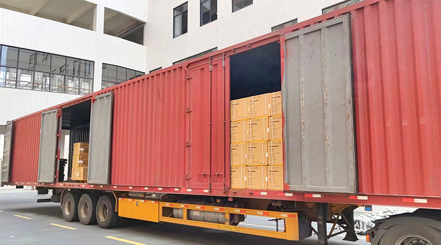 使命必達(dá)！高效完成國內(nèi)知名品牌客戶迷你洗衣機裝柜發(fā)貨