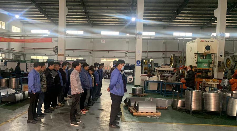 意氣奮發(fā)！金環(huán)電器沖壓車間組織人員開展例行早會